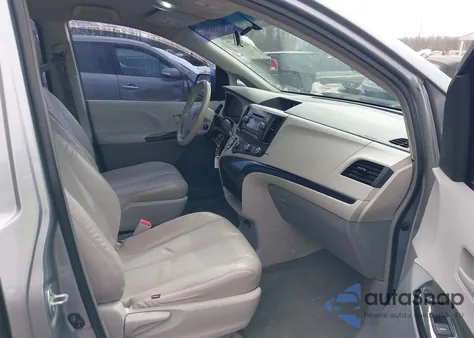 2014 Toyota Sienna L V6 7 Passenger z USA, uszkodzony, nr VIN 5TDZK3DC4ES443621